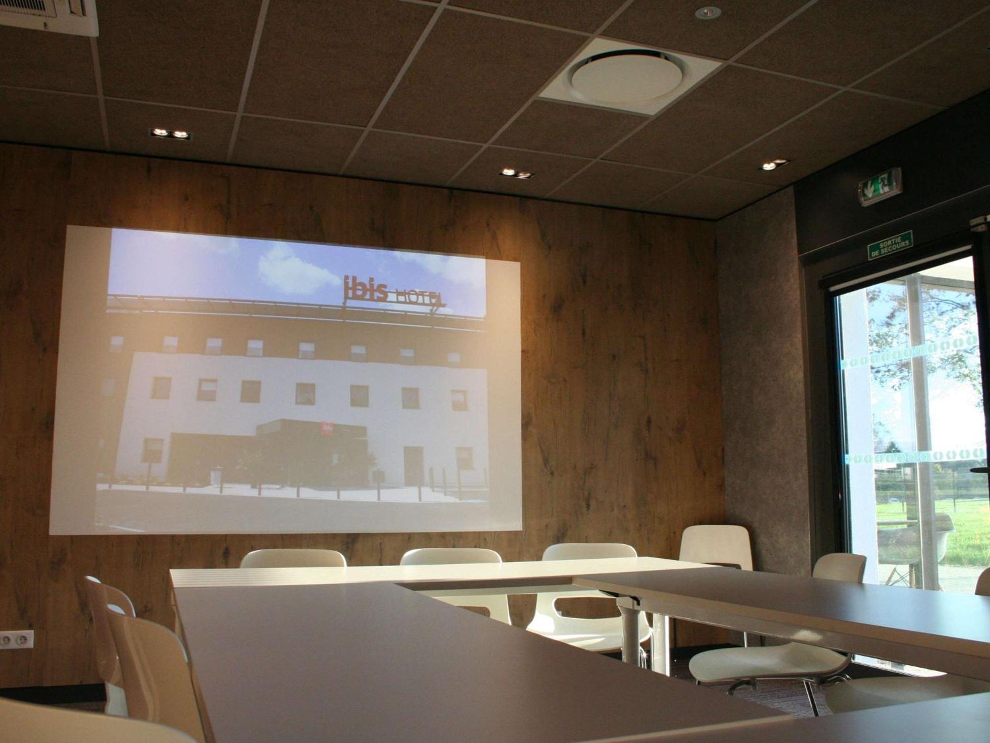 Ibis Montceau Les Mines Hotel Ngoại thất bức ảnh