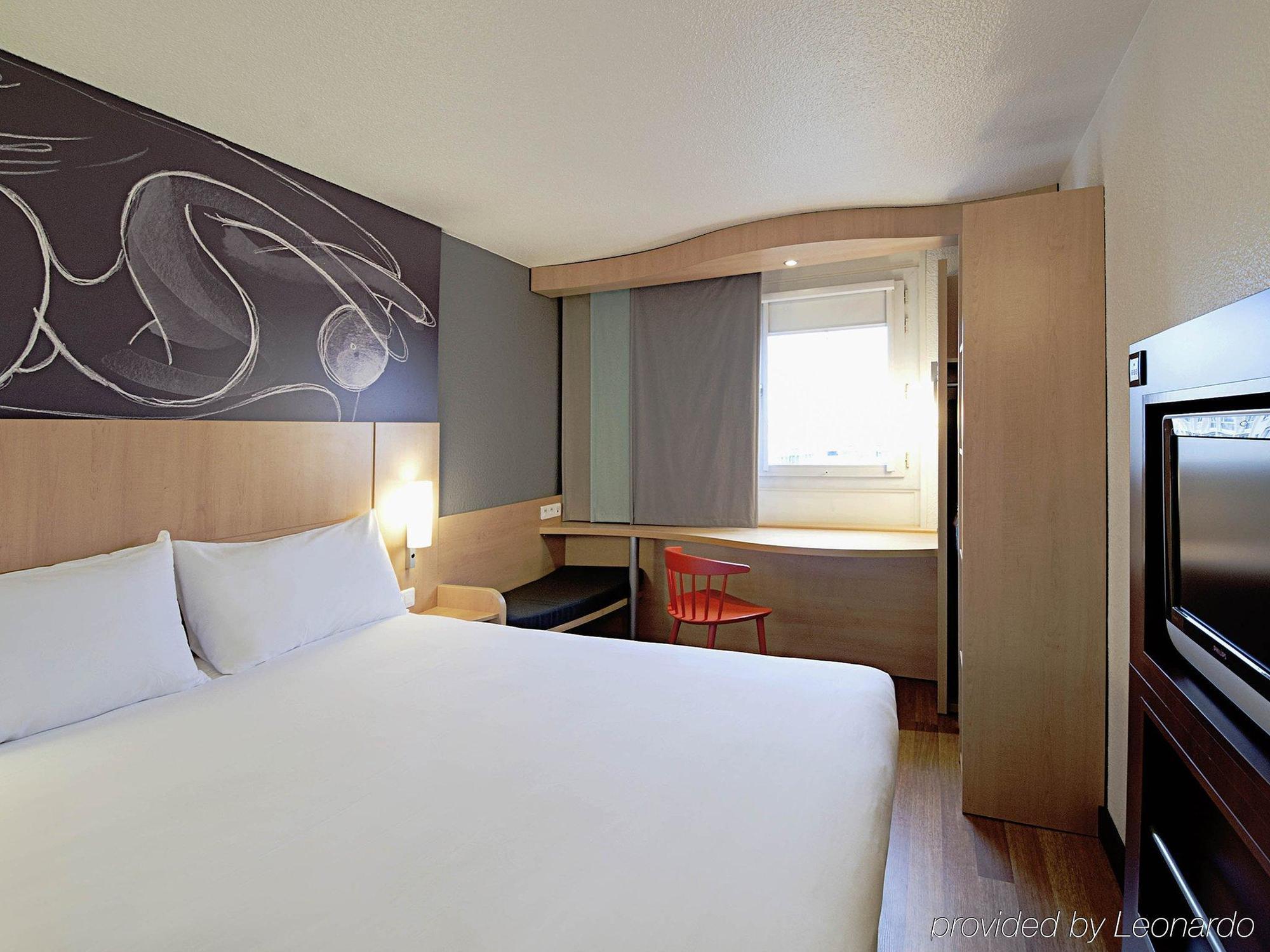 Ibis Montceau Les Mines Hotel Ngoại thất bức ảnh