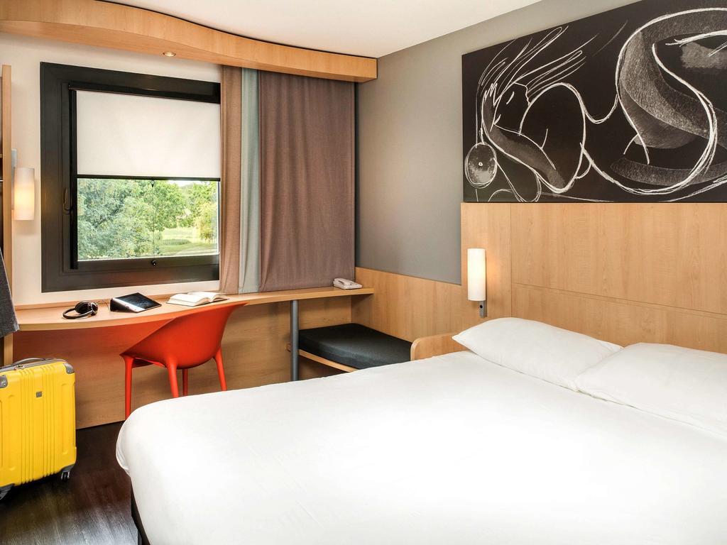Ibis Montceau Les Mines Hotel Ngoại thất bức ảnh